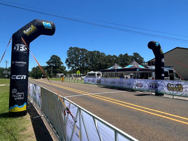 air sealed inflatable half arch for road opening during race with branding